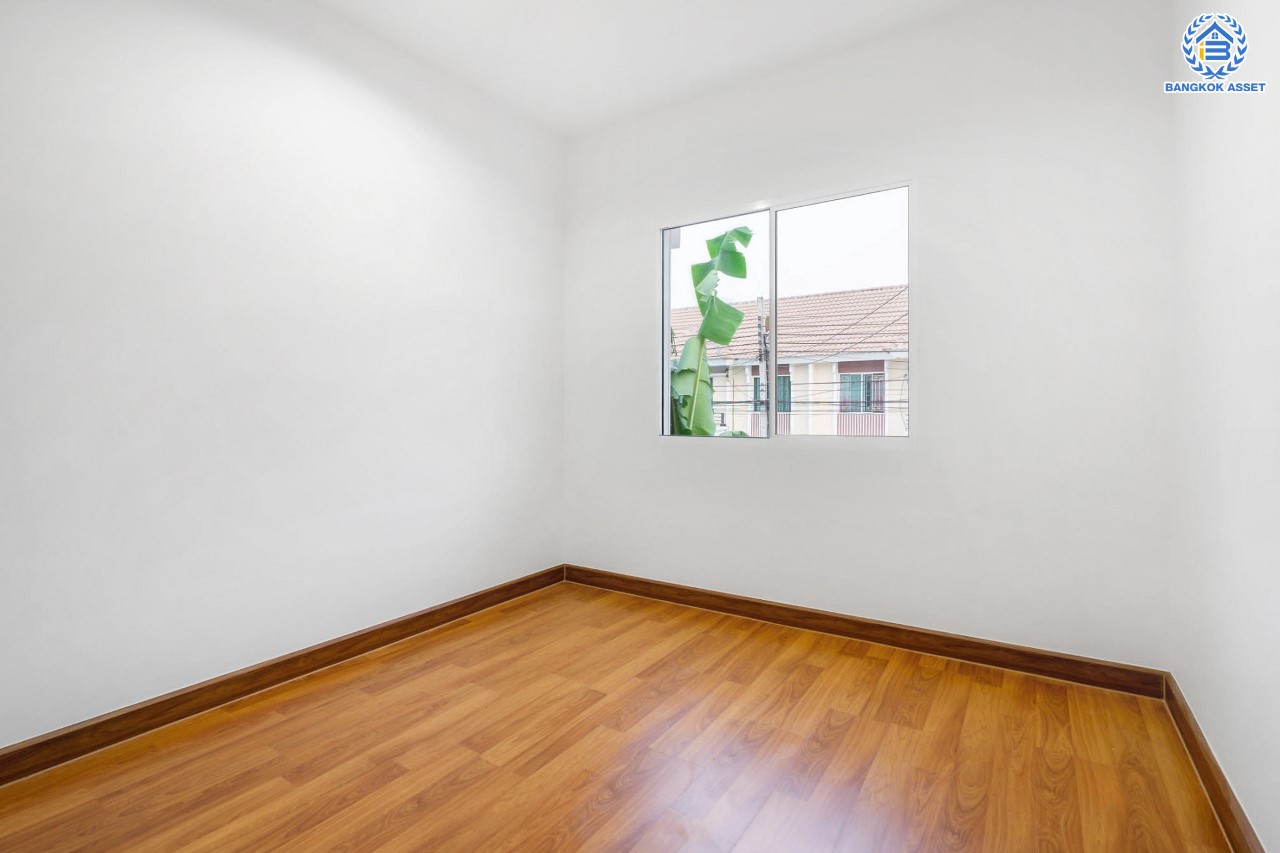 บ้านมือสองตกแต่งใหม่ ม.พฤกษาทาวน์ ติดถนนราชพฤกษ์ ทาวน์เฮ้าส์พร้อมอยู่! เนื้อที่ 17.5 ตร.ว. ฟังก์ชัน 3 ห้องนอน 2 ห้องน้ำ เดินทางสะดวกบนทำเลศักยภาพ ใกล้วงเวียนพระราม5 เชื่อมต่อทั้งถ.นครอินทร์ ,ราชพฤกษ์ ,และกาญจนาภิเษก และรถไฟฟ้า "สถานีบางรักใหญ่"